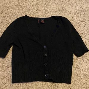 black cropped short sleeved sweater